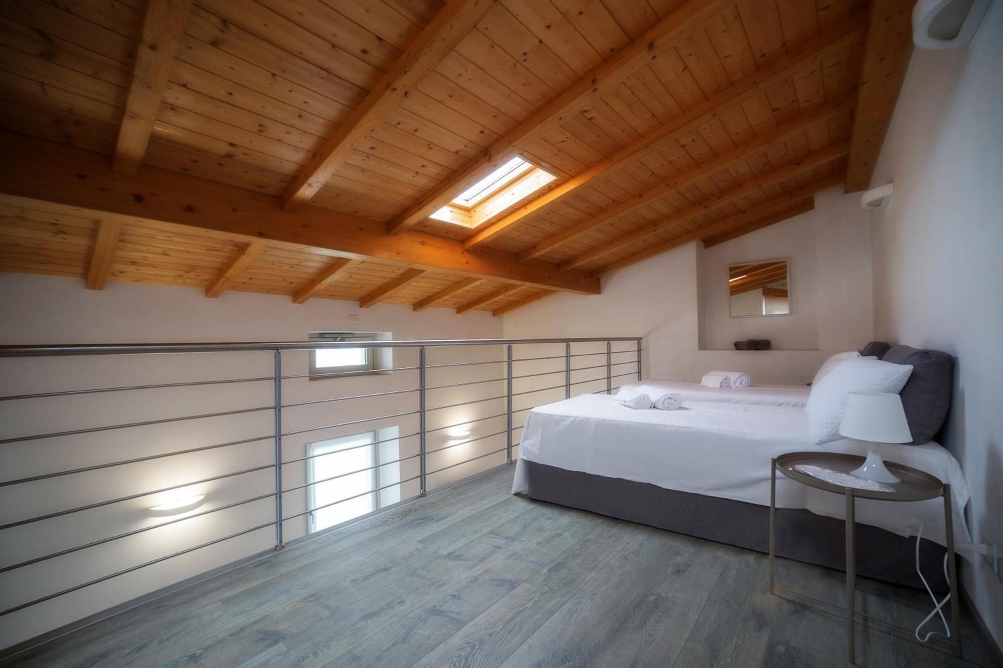 Lakefront Home Residenza Il Gallo In Riva Al Lago Pisogne Bagian luar foto