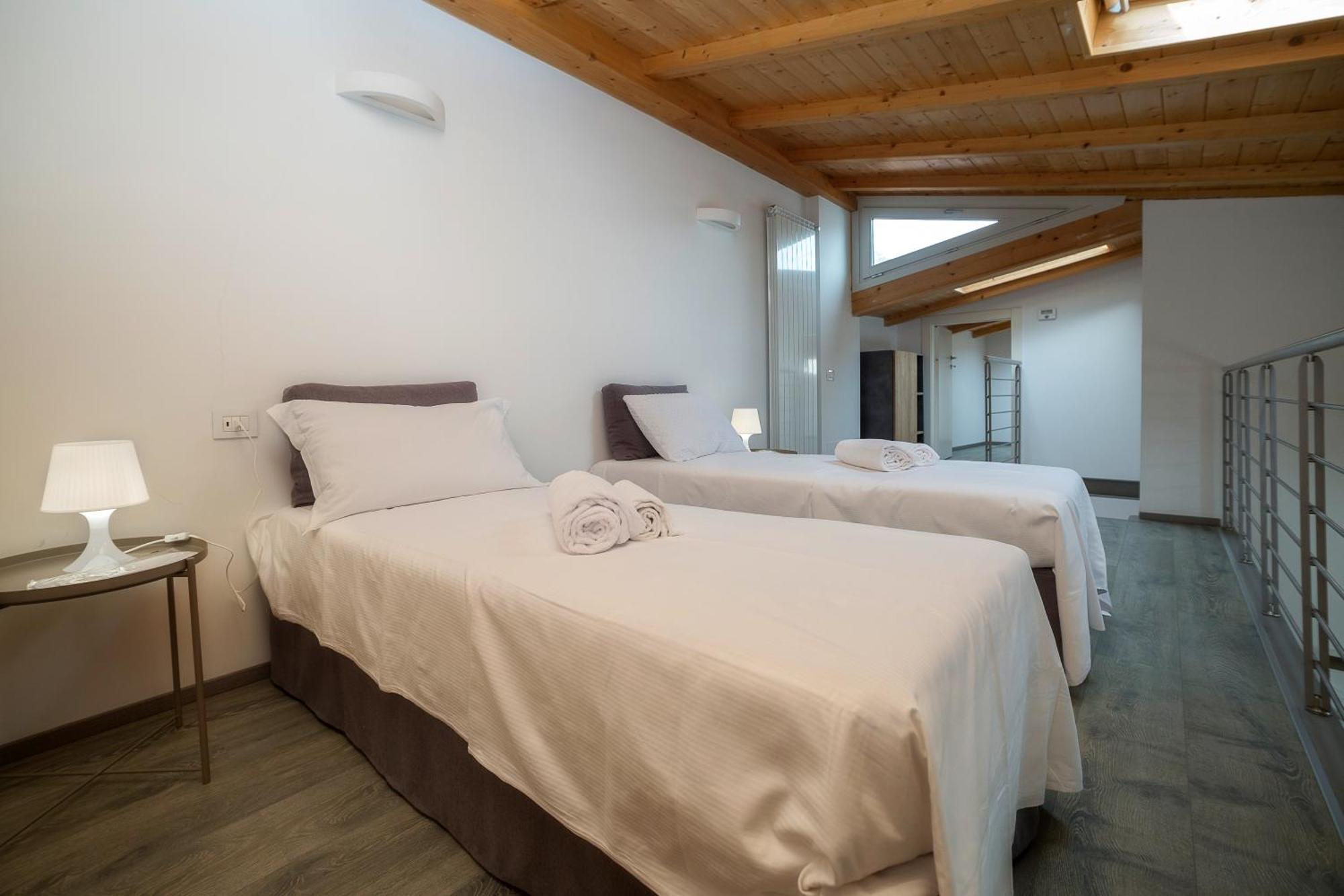 Lakefront Home Residenza Il Gallo In Riva Al Lago Pisogne Bagian luar foto